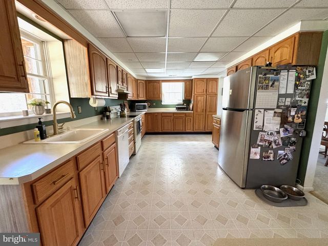 1868 LANCASTER LN, Waterford Works, NJ 08089