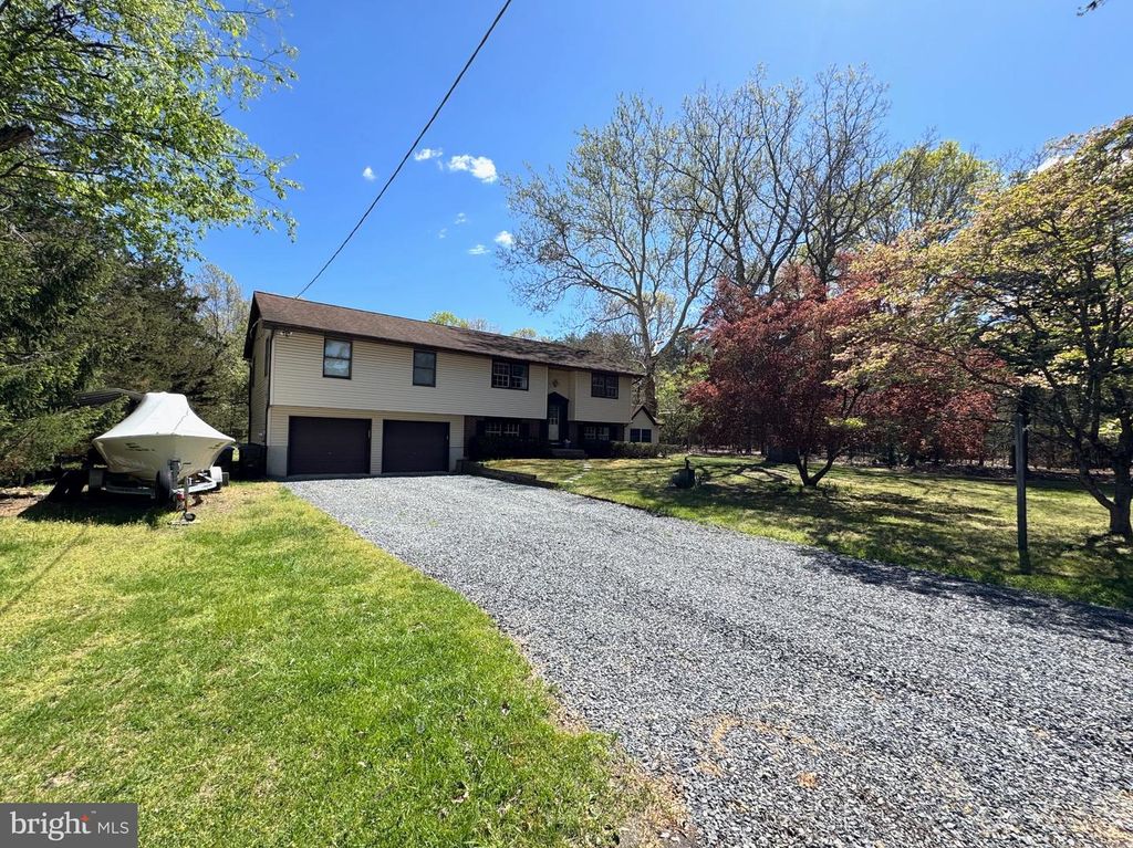 1868 LANCASTER LN, Waterford Works, NJ 08089