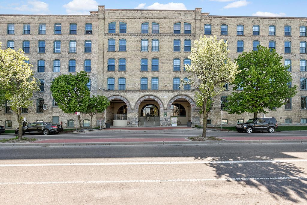 940 Monroe Avenue Nw 338, City Of Grand Rapids, MI 49503