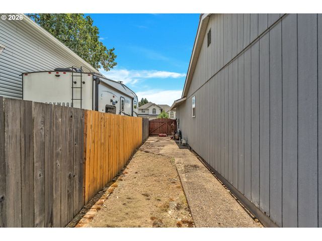 6433 Se AUSTIN Ct, Hillsboro, OR 97123