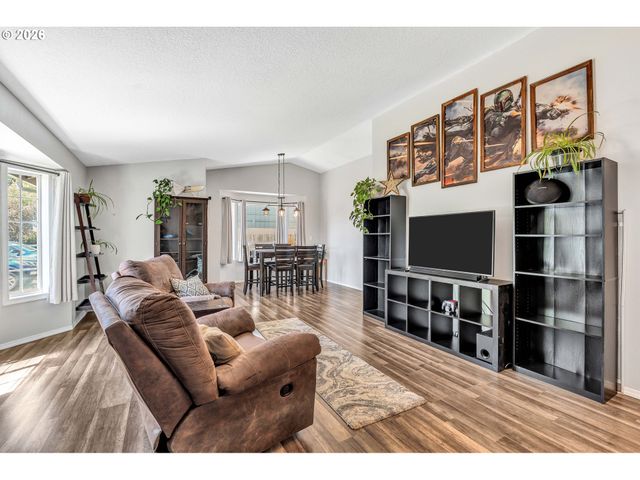 6433 Se AUSTIN Ct, Hillsboro, OR 97123