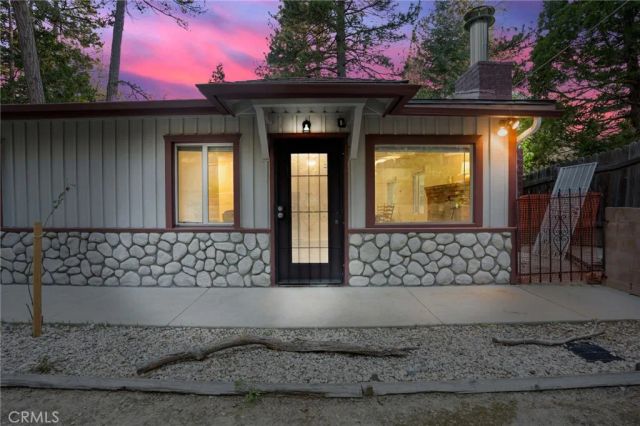 32159 Cove Circle, Running Springs, CA 92382