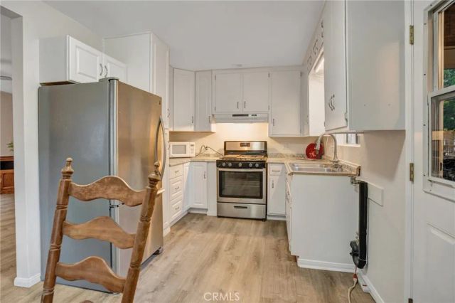 32159 Cove Circle, Running Springs, CA 92382