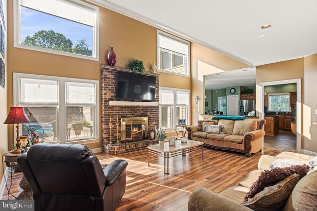 1055 WETHERBURN DR, York, PA 17404
