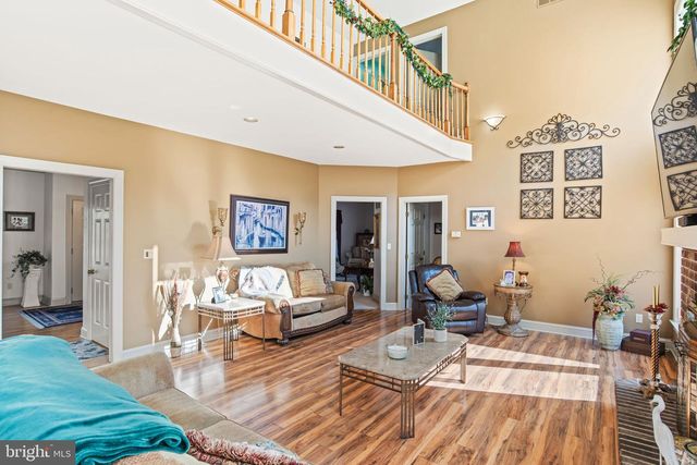 1055 WETHERBURN DR, York, PA 17404