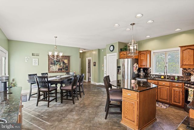 1055 WETHERBURN DR, York, PA 17404
