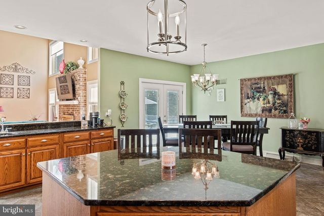 1055 WETHERBURN DR, York, PA 17404