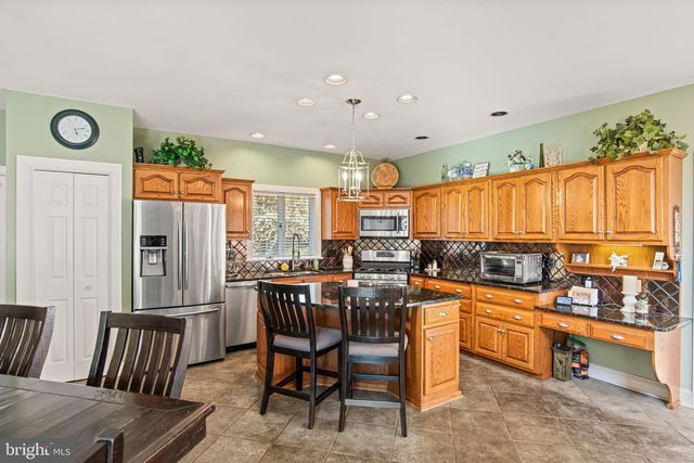 1055 WETHERBURN DR, York, PA 17404