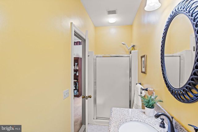 1055 WETHERBURN DR, York, PA 17404