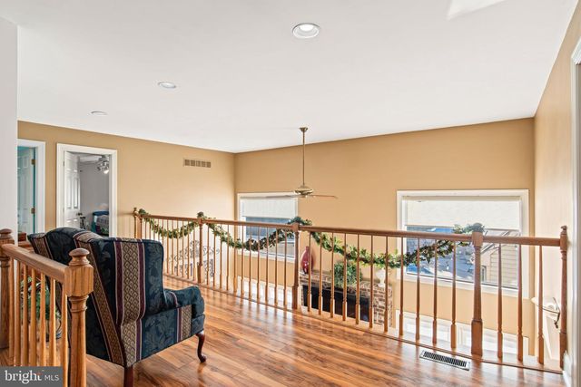1055 WETHERBURN DR, York, PA 17404