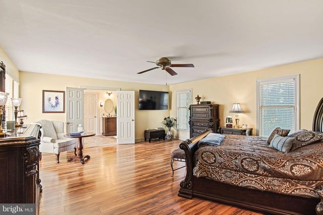 1055 WETHERBURN DR, York, PA 17404