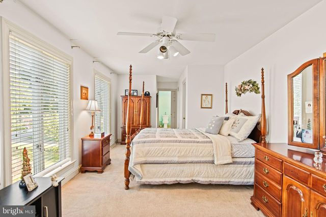1055 WETHERBURN DR, York, PA 17404