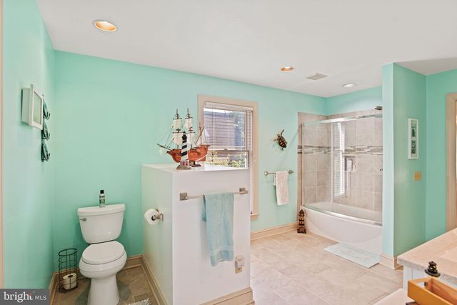 1055 WETHERBURN DR, York, PA 17404