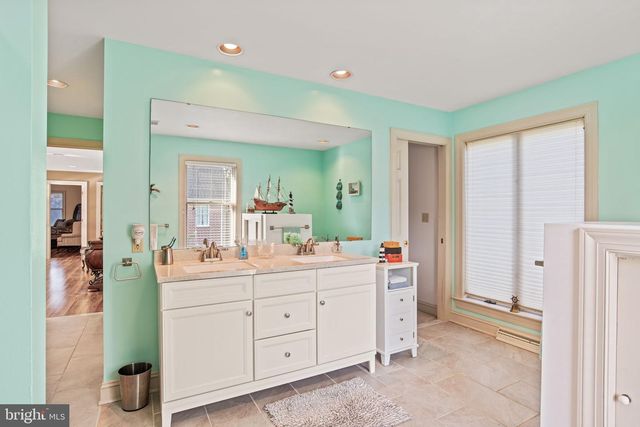 1055 WETHERBURN DR, York, PA 17404