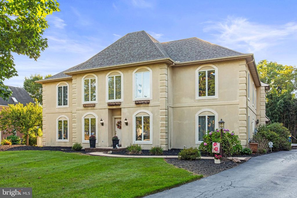 1055 WETHERBURN DR, York, PA 17404