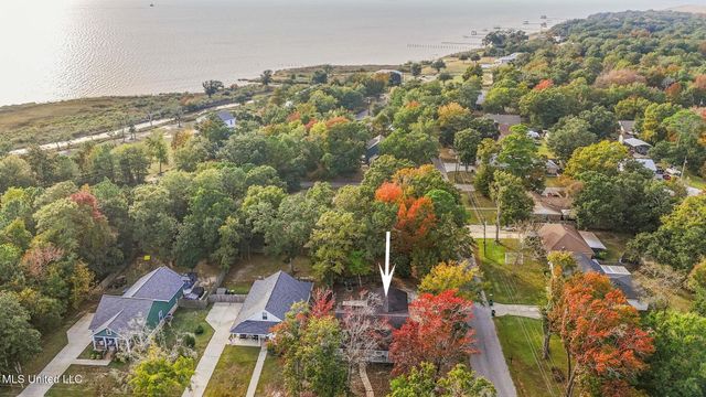 1711 S 1st Street, Ocean Springs, MS 39564