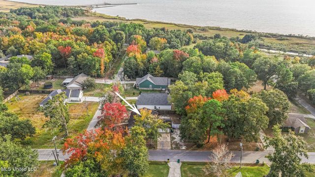 1711 S 1st Street, Ocean Springs, MS 39564