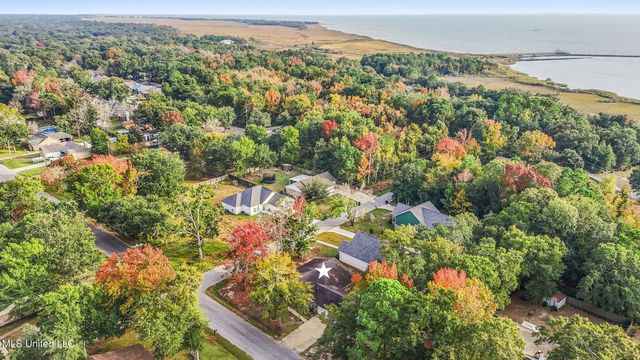 1711 S 1st Street, Ocean Springs, MS 39564