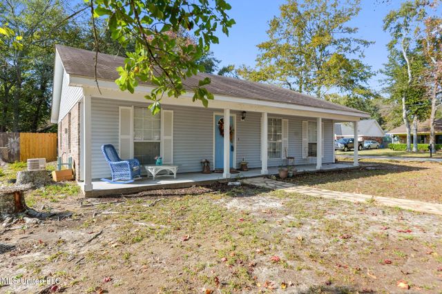 1711 S 1st Street, Ocean Springs, MS 39564