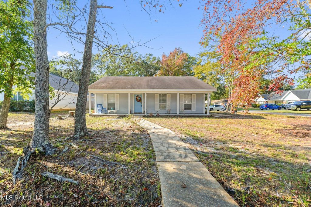 1711 S 1st Street, Ocean Springs, MS 39564