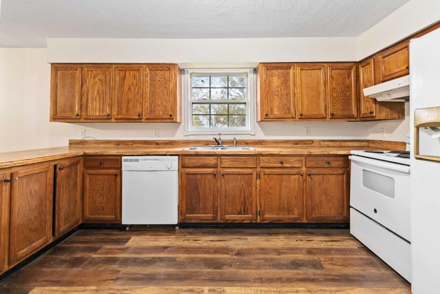 96 Kinne Street, Stearns, KY 42647