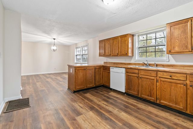 96 Kinne Street, Stearns, KY 42647