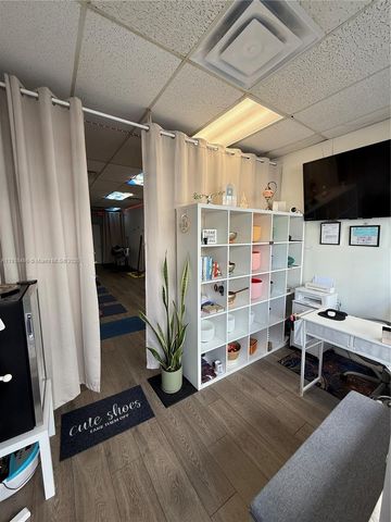 5554 SW 8th St, Coral Gables, FL 33134