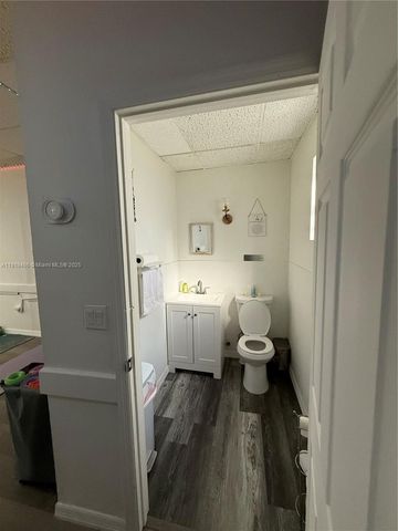 5554 SW 8th St, Coral Gables, FL 33134