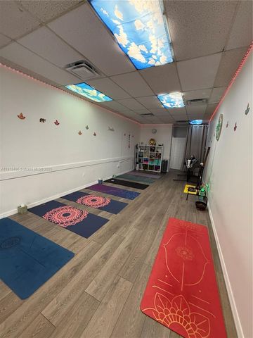 5554 SW 8th St, Coral Gables, FL 33134