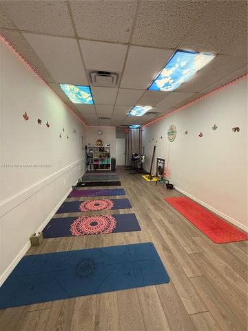 5554 SW 8th St, Coral Gables, FL 33134