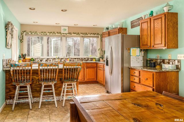 15588 BECKER Road, Johnston City, IL 62951