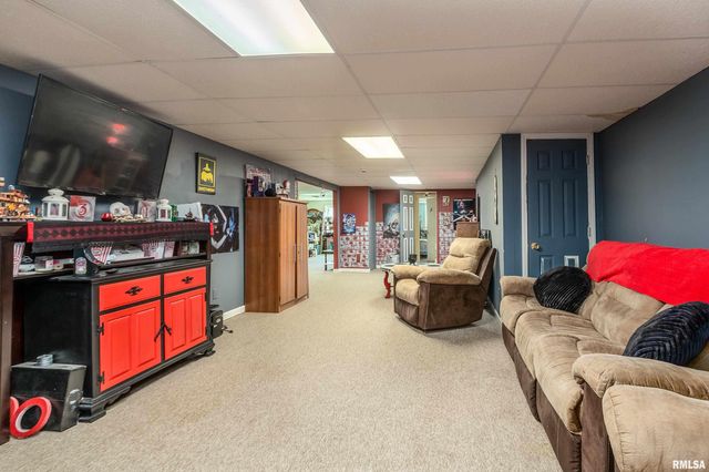 15588 BECKER Road, Johnston City, IL 62951