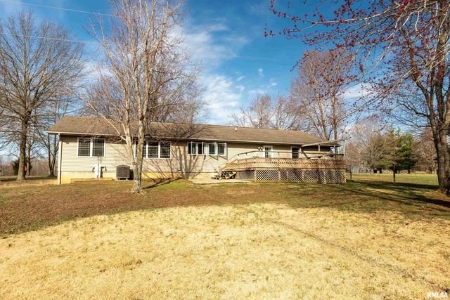 15588 BECKER Road, Johnston City, IL 62951