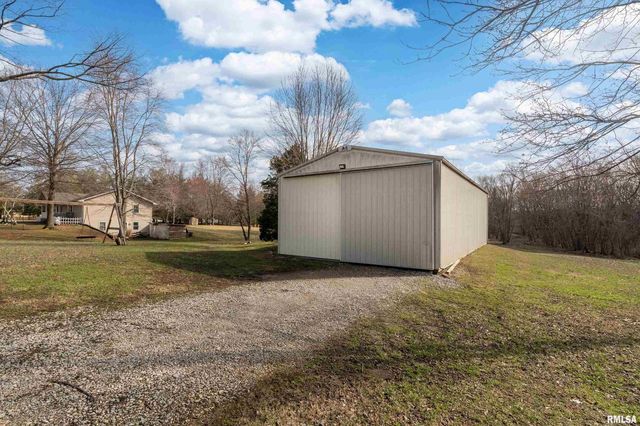 15588 BECKER Road, Johnston City, IL 62951