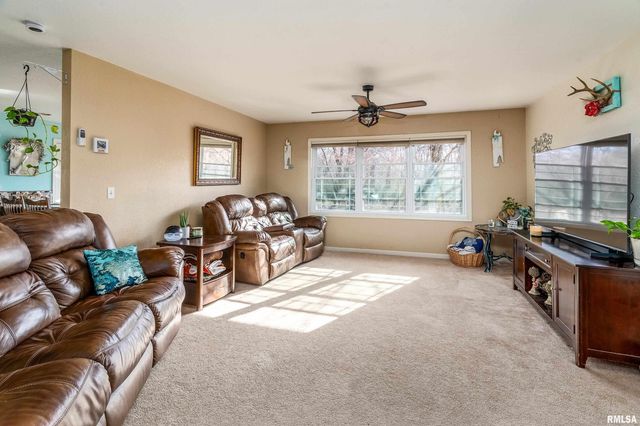 15588 BECKER Road, Johnston City, IL 62951