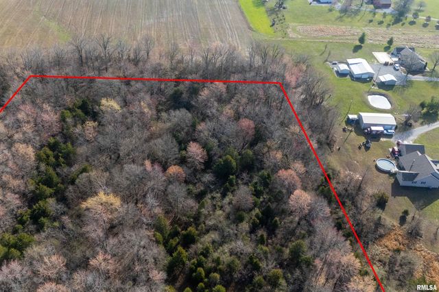 15588 BECKER Road, Johnston City, IL 62951