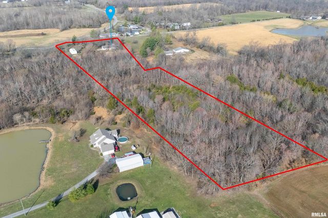 15588 BECKER Road, Johnston City, IL 62951