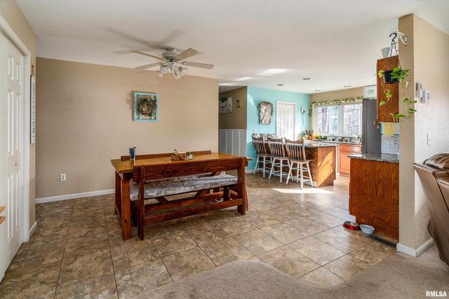 15588 BECKER Road, Johnston City, IL 62951