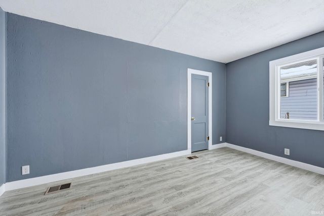 1917 Glenwood Avenue, Fort Wayne, IN 46805