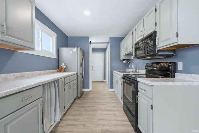 1917 Glenwood Avenue, Fort Wayne, IN 46805