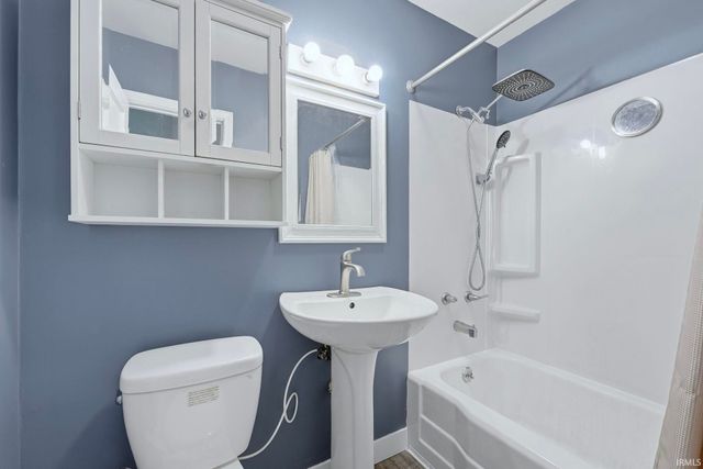 1917 Glenwood Avenue, Fort Wayne, IN 46805