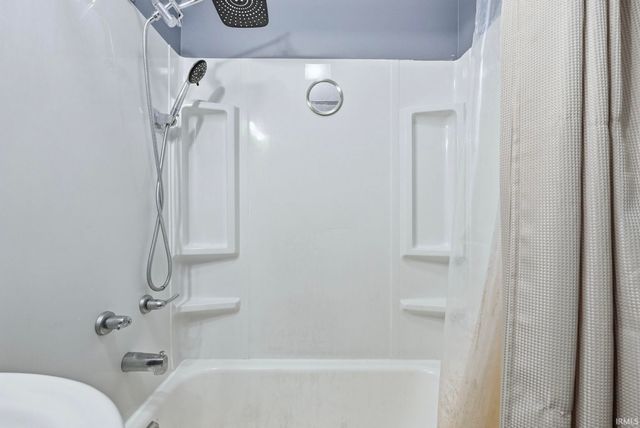 1917 Glenwood Avenue, Fort Wayne, IN 46805