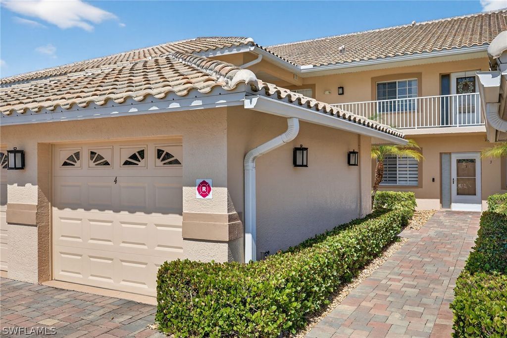 9009 Michael CIR 1, Naples, FL 34113