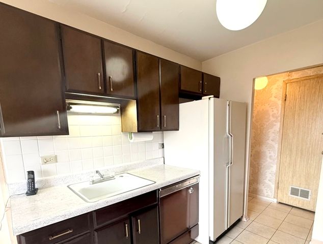 6833 N KEDZIE Avenue 1006, Chicago, IL 60645