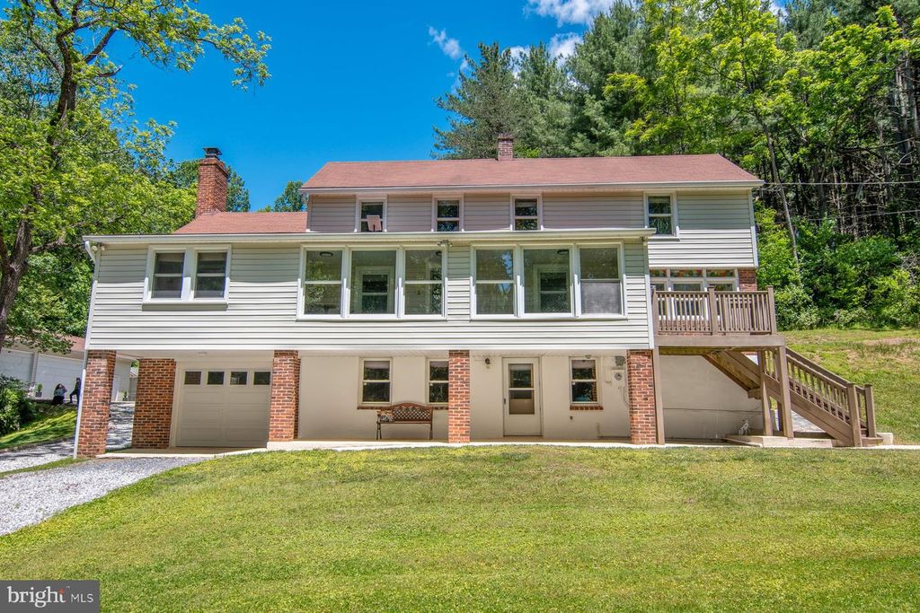 Image 2 of property listing at 2816 LITTLESTOWN PIKE, Westminster, MD 21158