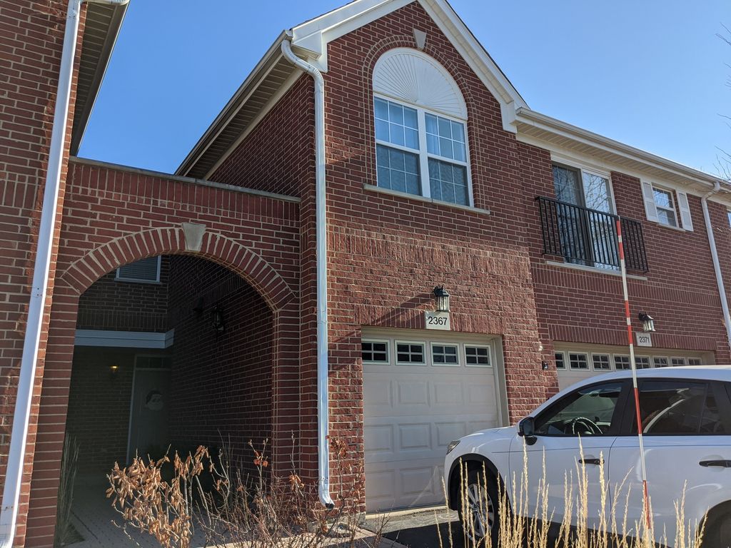 2367 Chelsea Road, Northbrook, IL 60062