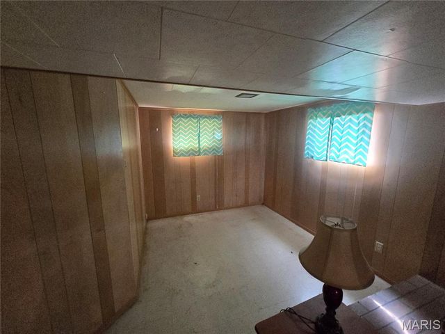 9732 Gloucester Drive, St Louis, MO 63137