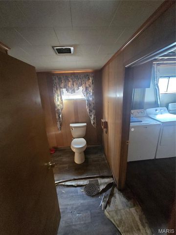 9732 Gloucester Drive, St Louis, MO 63137