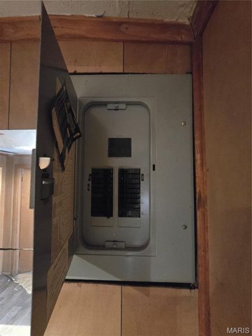 9732 Gloucester Drive, St Louis, MO 63137