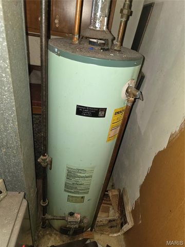 9732 Gloucester Drive, St Louis, MO 63137